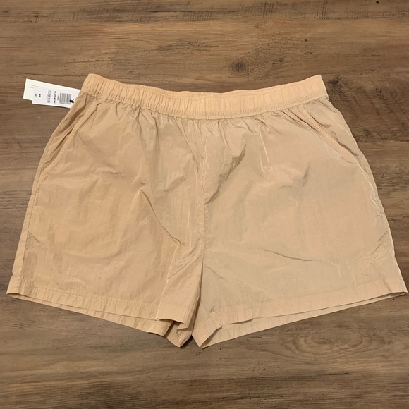 Aritzia TNA Claremont Shorts (size SMALL) - Picture 5 of 6